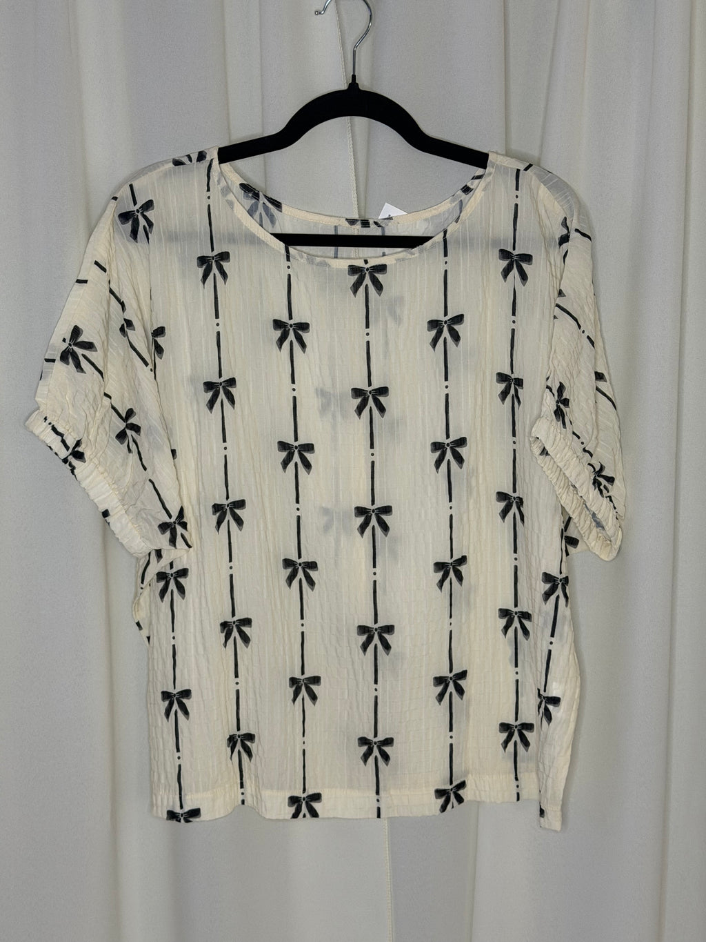 Bow Print Short Sleeve Top