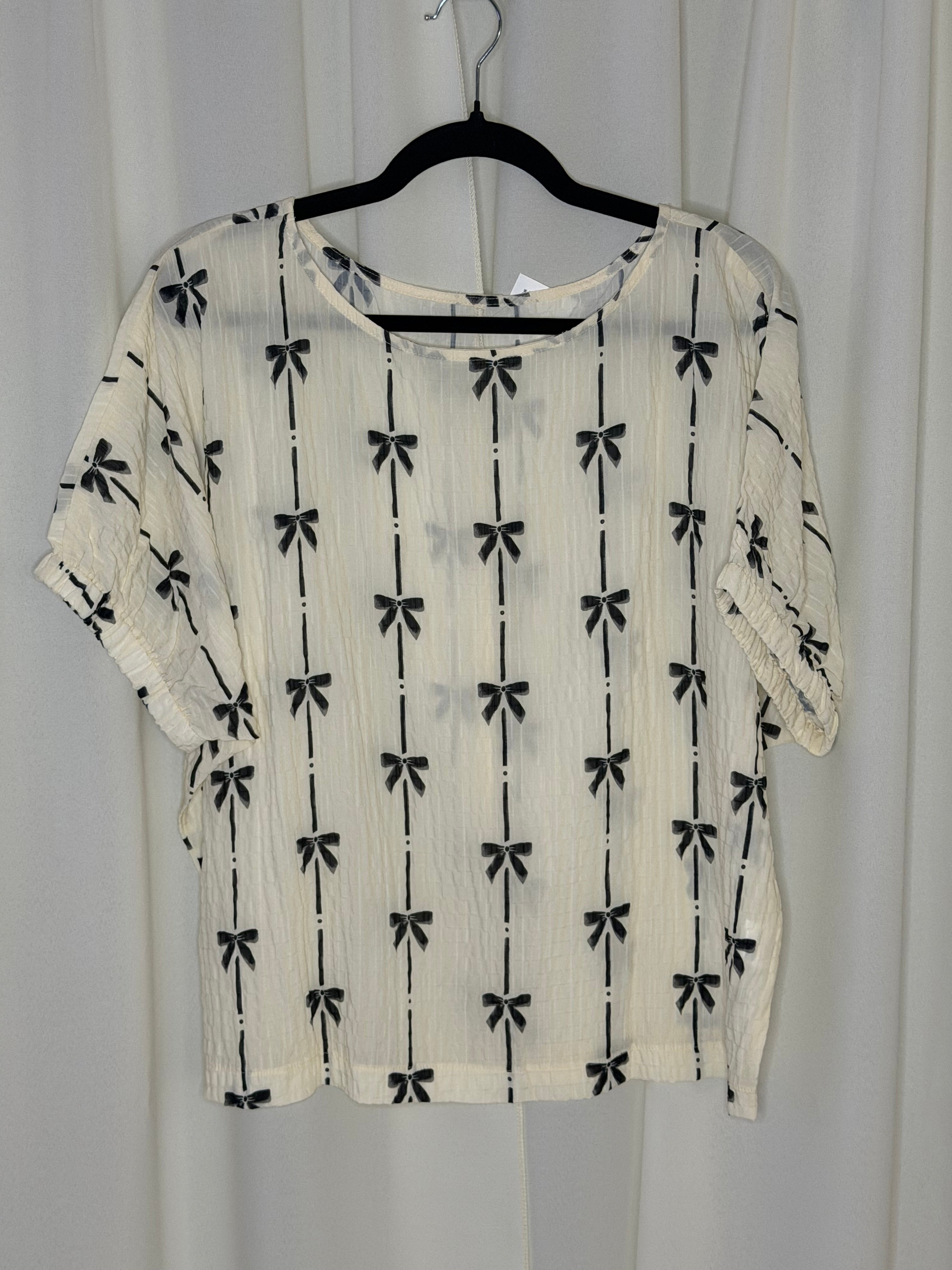Bow Print Short Sleeve Top